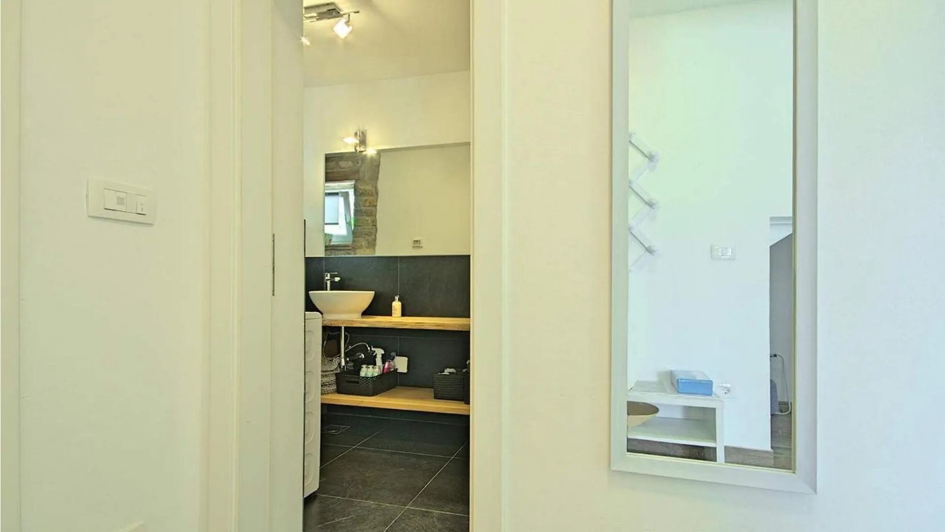Gorgeous Apartment In Buje With Wifi 0*,  Kroatië