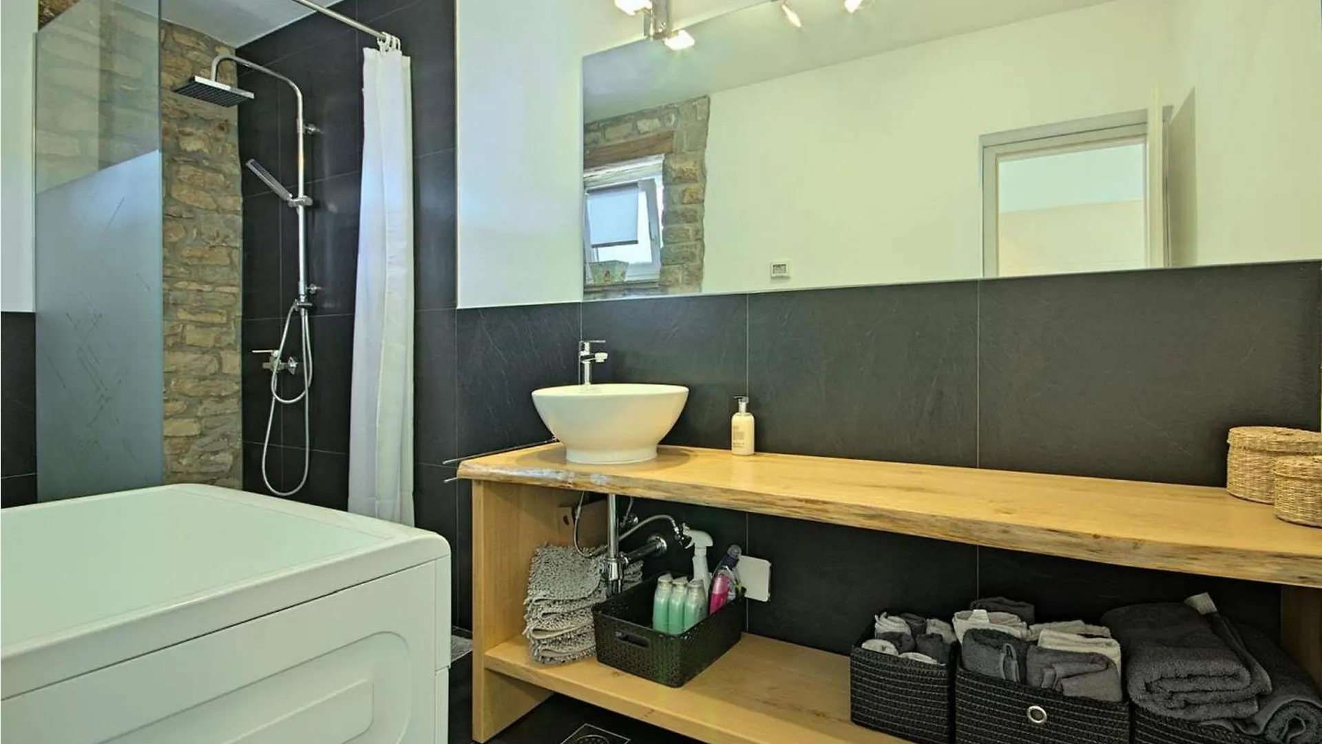 Gorgeous Apartment In Buje With Wifi