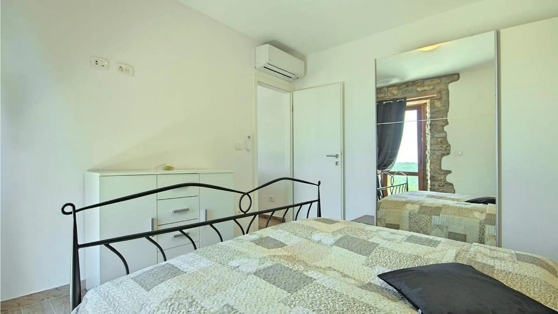 Gorgeous Apartment In Buje With Wifi Kroatië