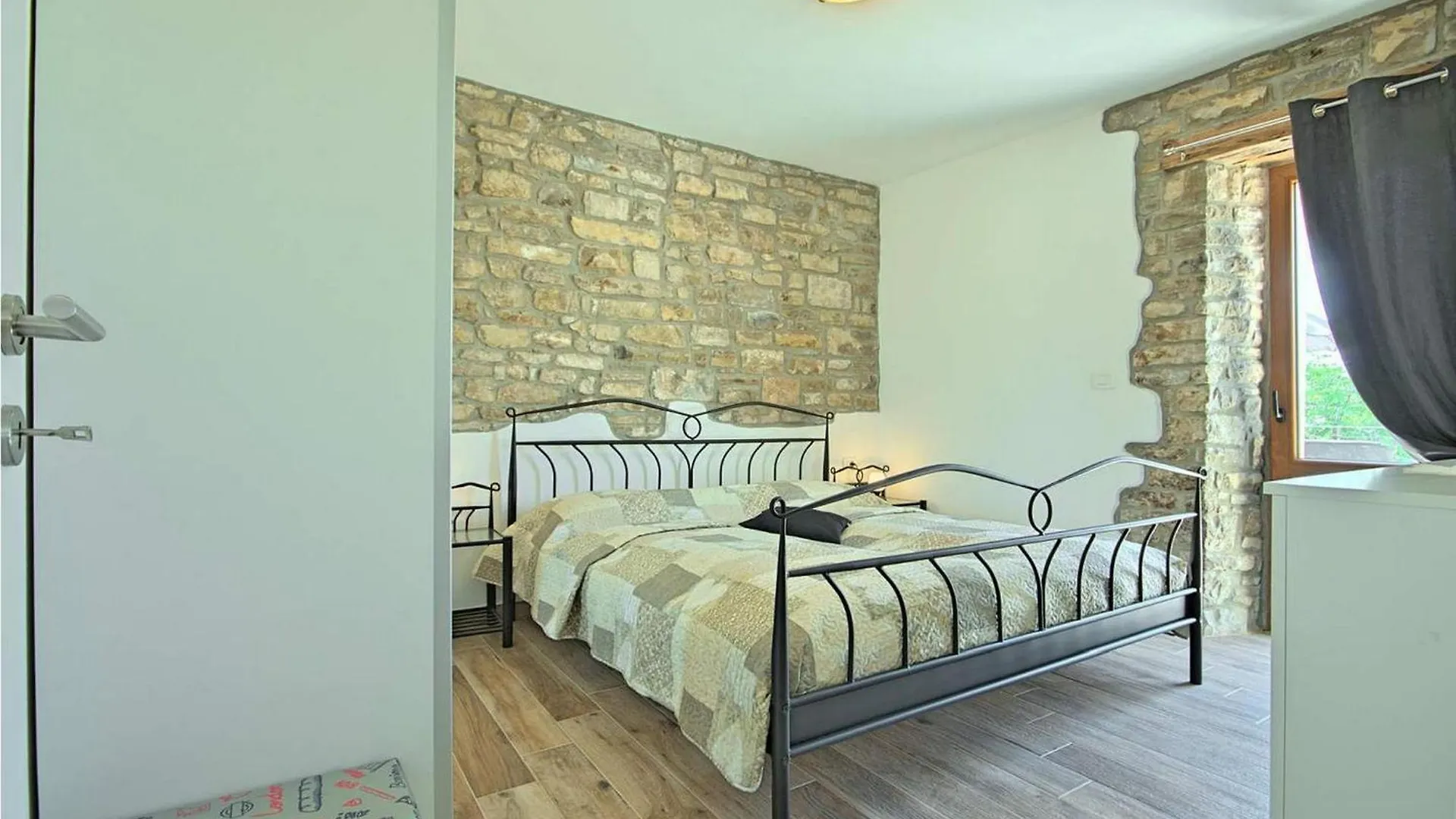 Gorgeous Apartment In Buje With Wifi 0*,  Kroatië